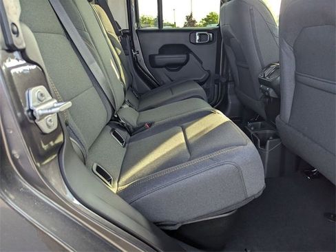 New 2025 Jeep Gladiator Sport image 29