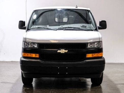 Used 2020 Chevrolet Express 2500 RWD image 9