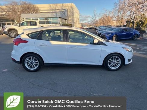 Used 2017 Ford Focus SE image 9