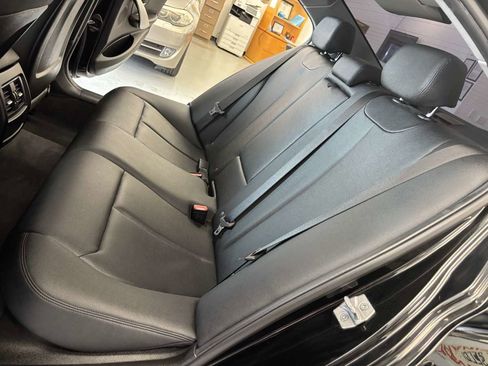 Used 2016 BMW 320i Sedan RWD image 22