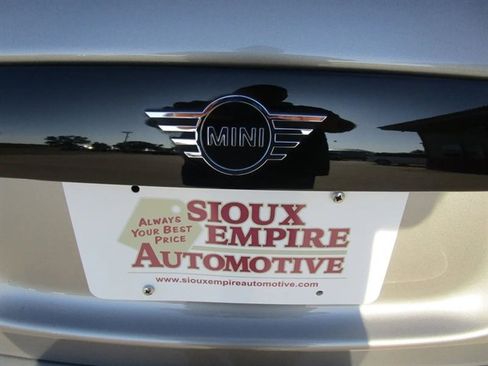 Used 2019 MINI Cooper S w/ Premium Package image 12