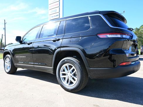 New 2025 Jeep Grand Cherokee L Laredo image 2