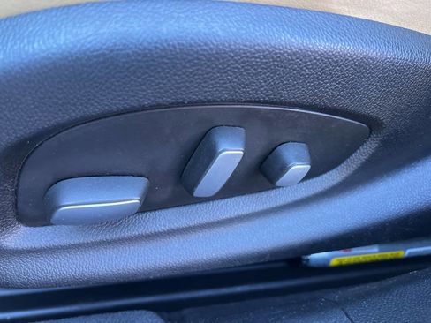 Used 2013 Cadillac XTS Luxury image 17