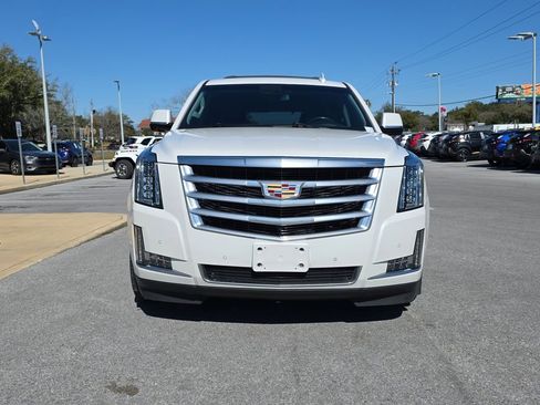 Used 2019 Cadillac Escalade Luxury image 4