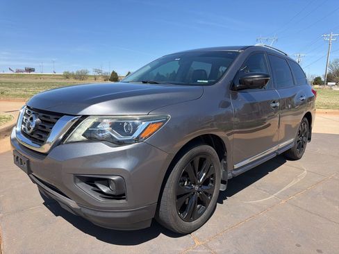 Used 2017 Nissan Pathfinder Platinum w/ Midnight Edition Package image 1