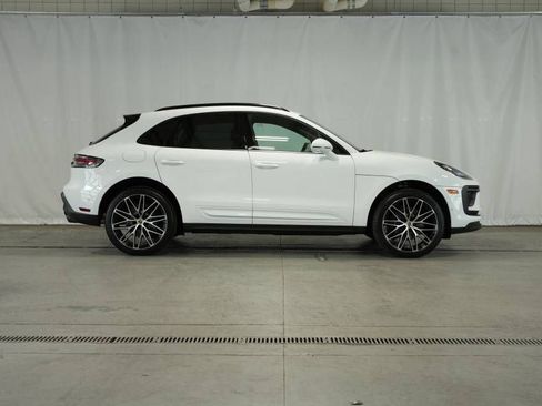Certified 2025 Porsche Macan AWD/4WD image 8