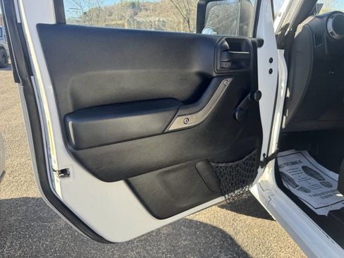 Used 2014 Jeep Wrangler Sport image 9