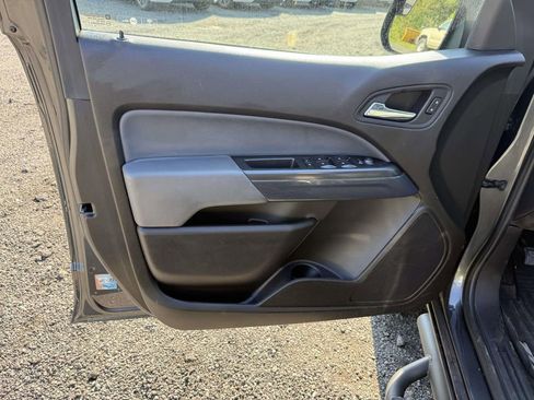 Used 2016 Chevrolet Colorado Z71 AWD/4WD image 12