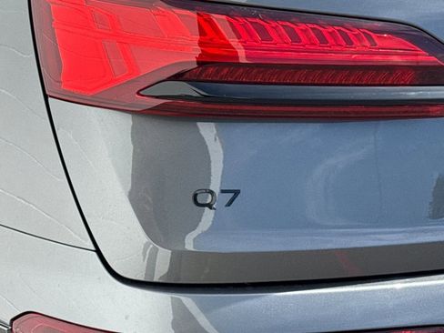 Used 2025 Audi Q7 2.0T Premium Plus w/ Premium Plus Package AWD/4WD image 12