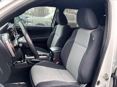 Used 2021 Toyota Tacoma TRD Off-Road image 23