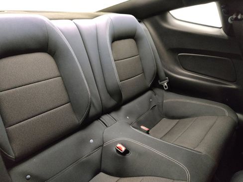Used 2017 Ford Mustang Coupe RWD image 19
