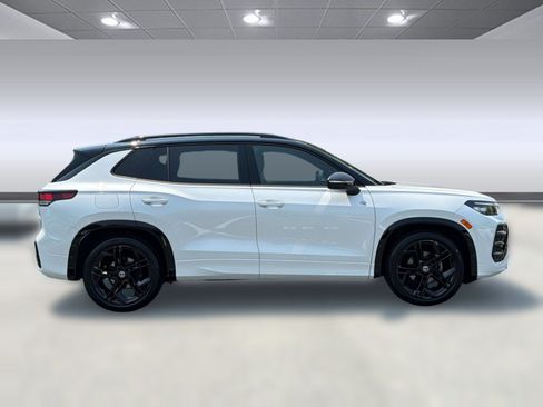 Used 2025 Volkswagen Tiguan SE R-Line FWD image 8