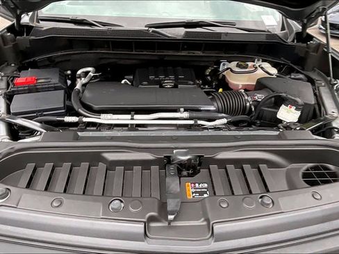 Used 2025 Chevrolet Silverado 1500 Custom image 12