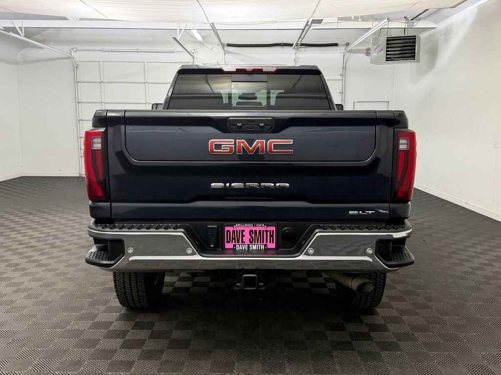 Used 2024 GMC Sierra 2500 SLT w/ SLT Premium Package AWD/4WD image 9