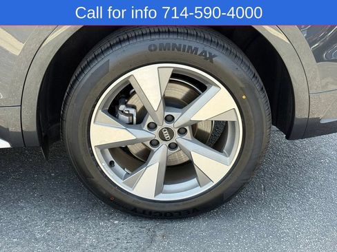Used 2023 Audi Q5 2.0T Premium w/ Convenience Package AWD/4WD image 10