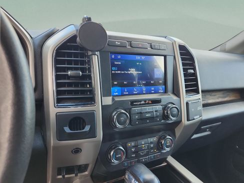 Certified 2020 Ford F150 Lariat image 11