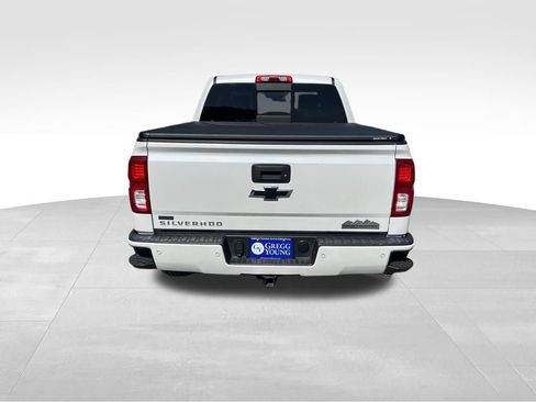 Used 2018 Chevrolet Silverado 1500 High Country AWD/4WD image 5