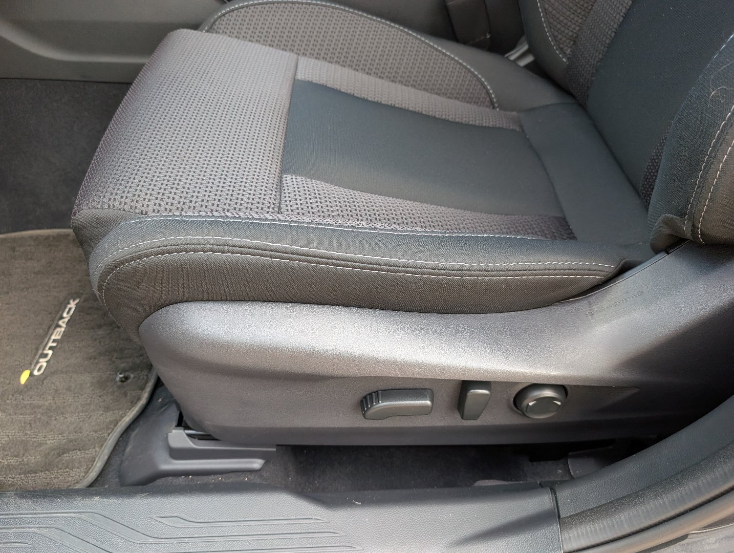 Certified 2025 Subaru Outback Premium AWD/4WD image 20