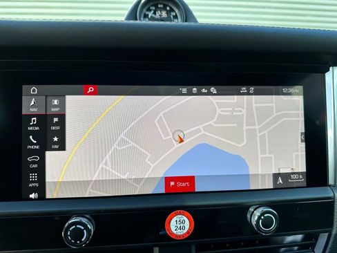 Used 2026 Porsche Macan image 30