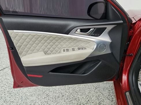 Used 2022 Genesis G70 3.3T RWD image 11