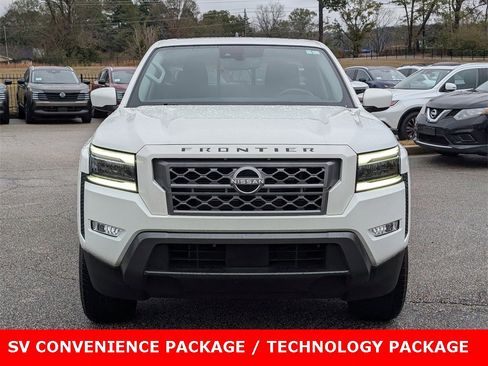 Used 2022 Nissan Frontier SV w/ SV Premium Package image 2