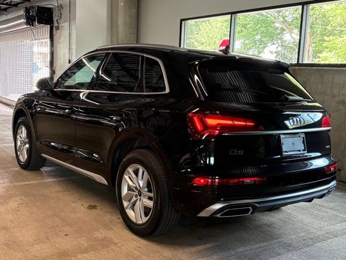 Used 2023 Audi Q5 2.0T Premium w/ Convenience Package AWD/4WD image 3