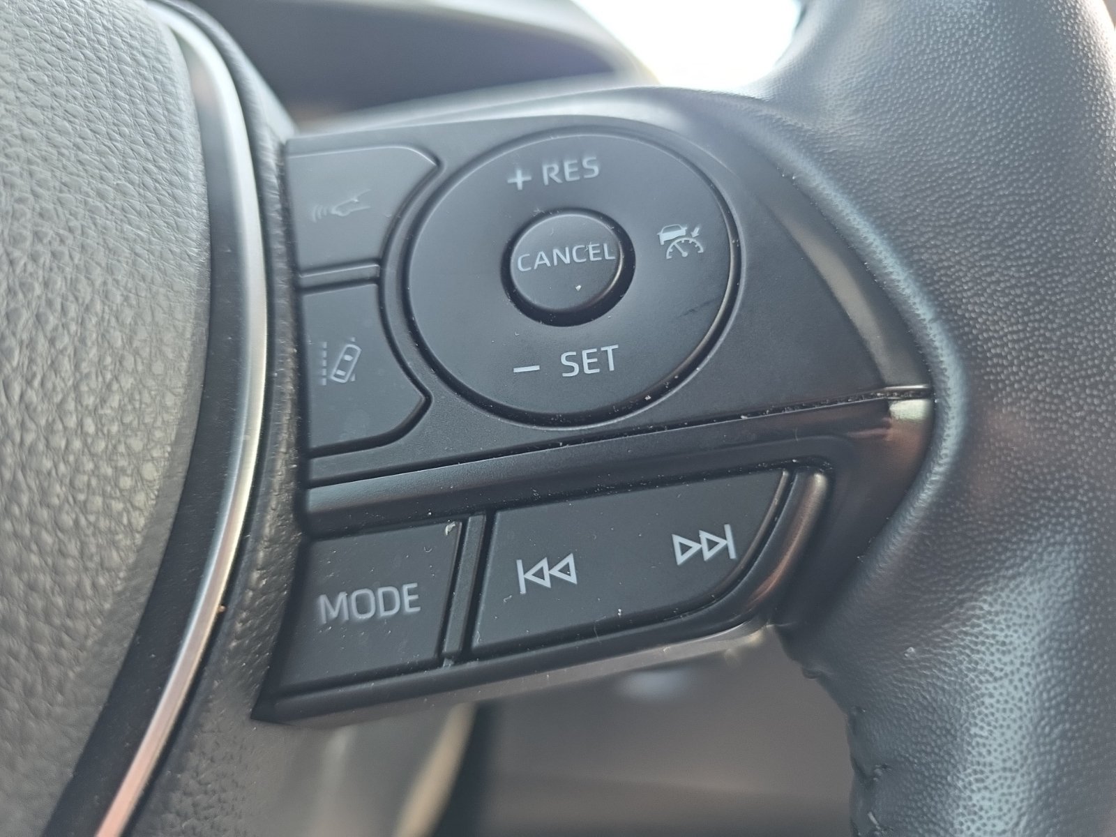 Used 2019 Toyota Corolla SE w/ SE Option Package FWD image 10