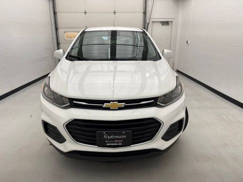 Used 2022 Chevrolet Trax LS w/ Tint and Cruise Package AWD/4WD image 2