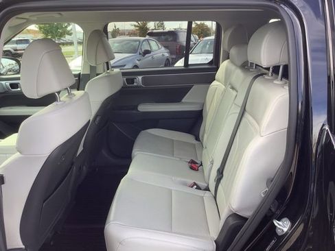 Certified 2025 Hyundai Santa Fe SEL image 19