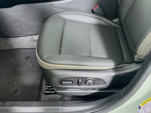 New 2026 Chevrolet Trax ACTIV w/ Sunroof Package image 18