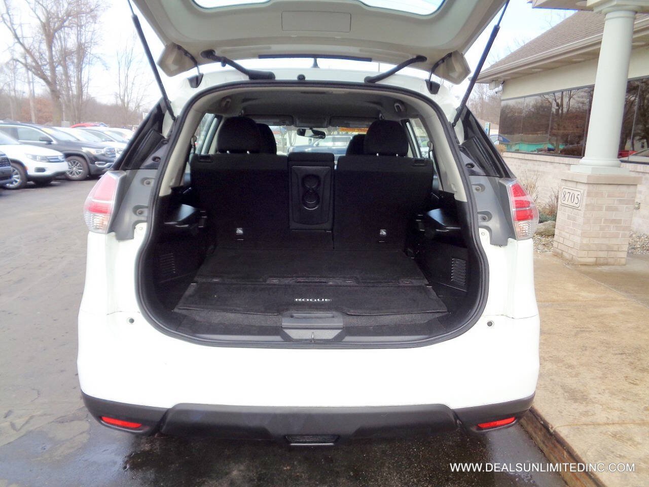 Used 2016 Nissan Rogue S AWD/4WD image 18
