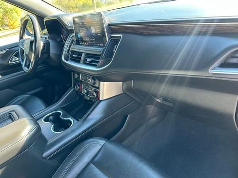 Used 2021 Chevrolet Suburban LT image 26