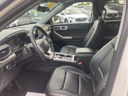 Used 2023 Ford Explorer XLT w/ Equipment Group 202A AWD/4WD image 20