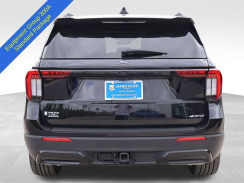 Used 2025 Ford Explorer ST-Line w/ ST-Line Street Pack AWD/4WD image 4