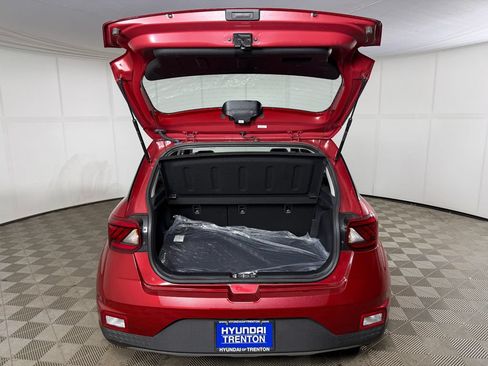 Certified 2025 Hyundai Venue Limited FWD image 14