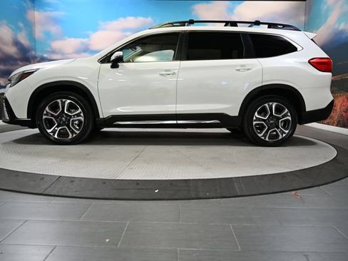 Used 2023 Subaru Ascent Limited AWD/4WD image 5