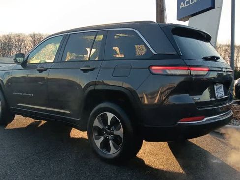 Used 2023 Jeep Grand Cherokee image 3