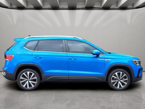 Used 2023 Volkswagen Taos SE FWD image 4