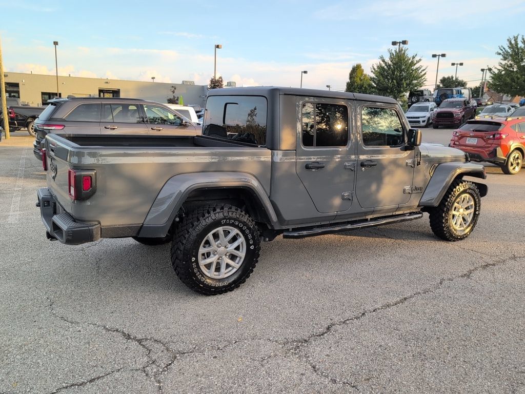 Used 2023 Jeep Gladiator Sport AWD/4WD image 5