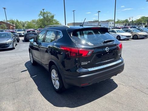 Used 2017 Nissan Rogue Sport SV w/ SV Premium Package AWD/4WD image 3