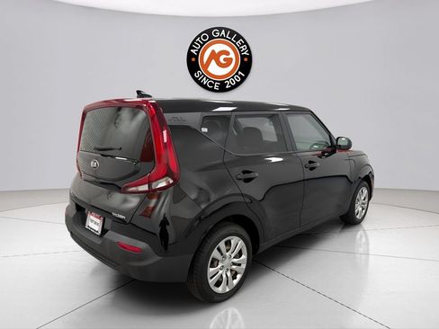 Used 2020 Kia Soul LX FWD image 3