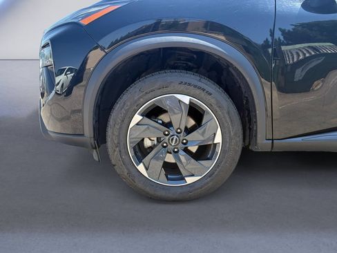 Used 2024 Nissan Rogue SV AWD/4WD image 14