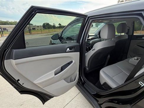 Used 2019 Hyundai Tucson Value AWD/4WD image 12