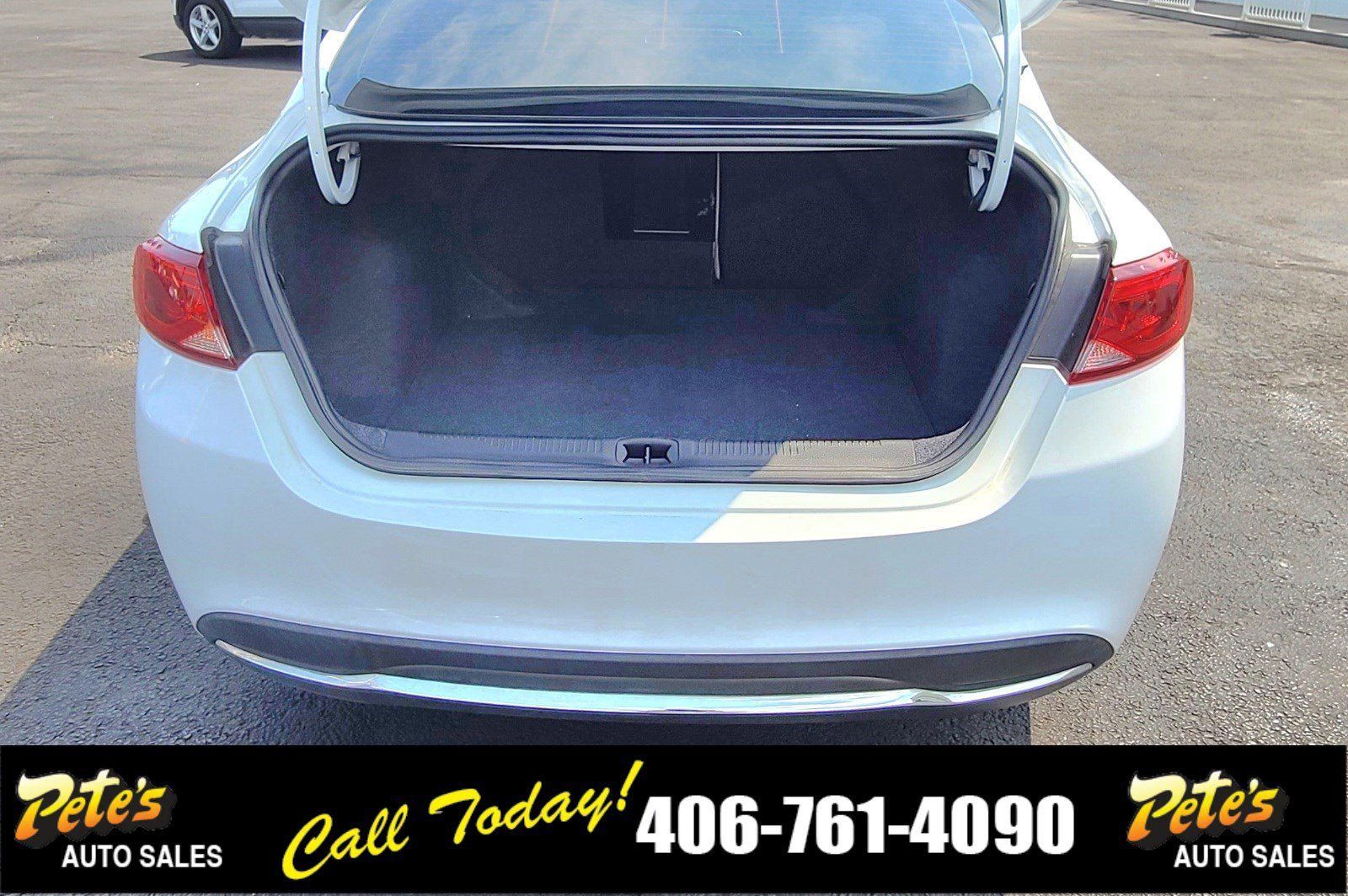 Used 2016 Chrysler 200 Limited FWD image 8