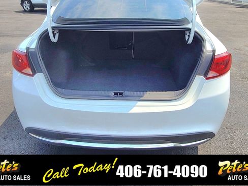 Used 2016 Chrysler 200 Limited image 8