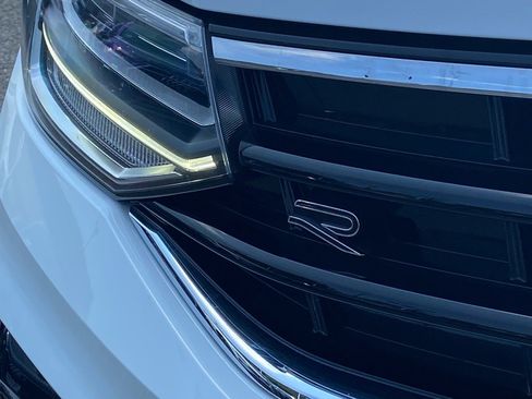 Certified 2022 Volkswagen Tiguan SE R-Line image 6