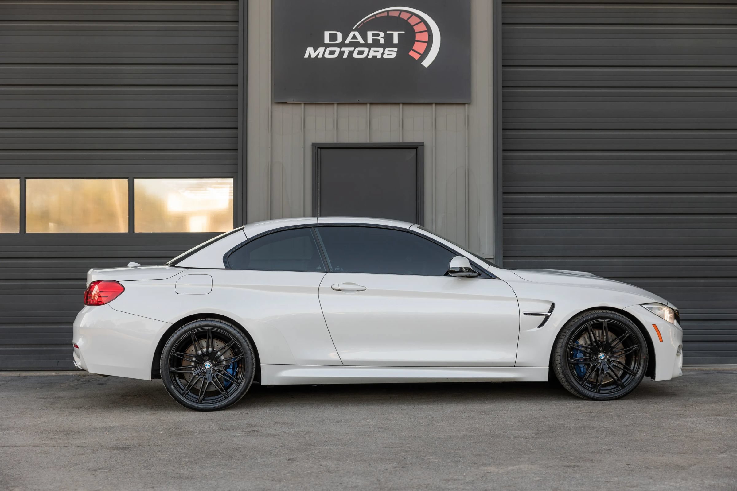 Used 2015 BMW M4 Convertible w/ Executive Package RWD image 8