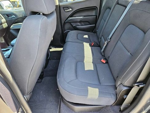 Used 2019 Chevrolet Colorado LT AWD/4WD image 12