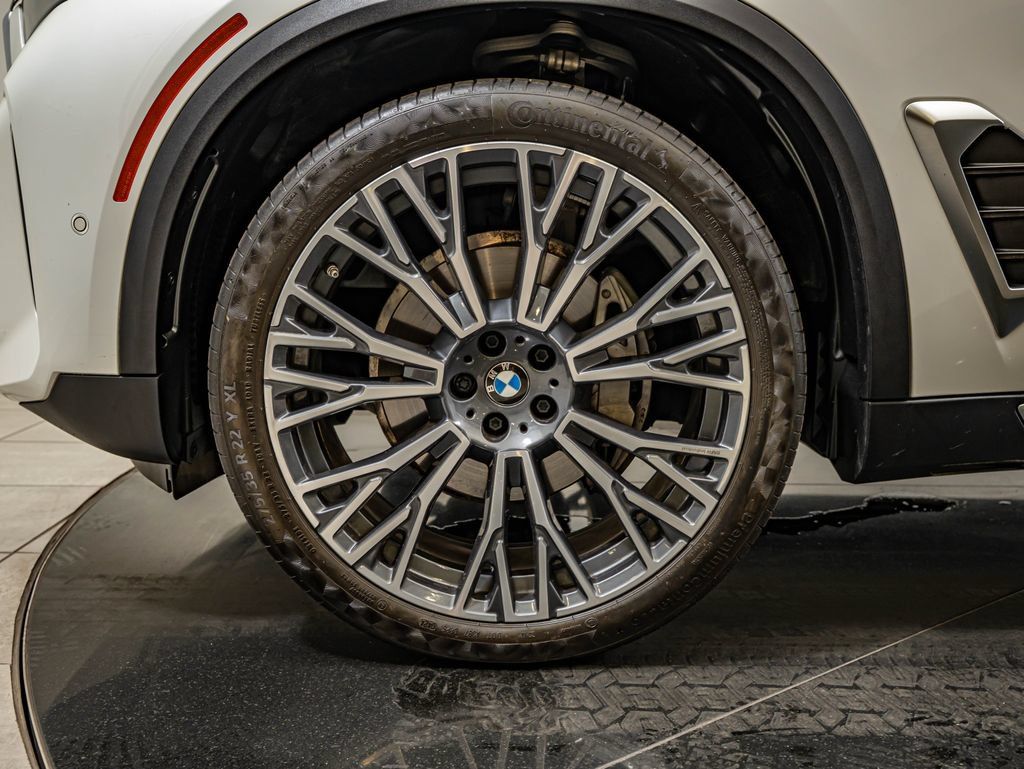 Used 2024 BMW X5 xDrive40i w/ Premium Package AWD/4WD image 13