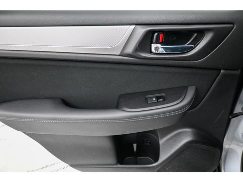 Used 2019 Subaru Outback 2.5i Premium AWD/4WD image 24